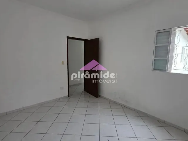 Casa com 130m² 3 quartos e 2 banheiros, à venda, no bairro Jardim Luiza em Jacareí