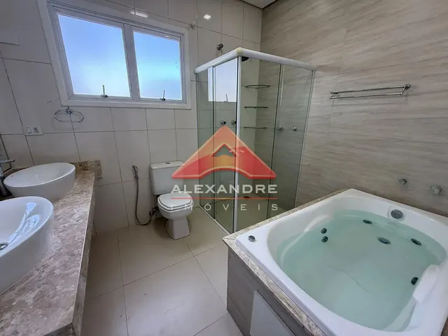 Casa com 10m² 3 quartos e 4 banheiros, à venda, no bairro Condomínio Residencial Mirante do Vale em Jacareí