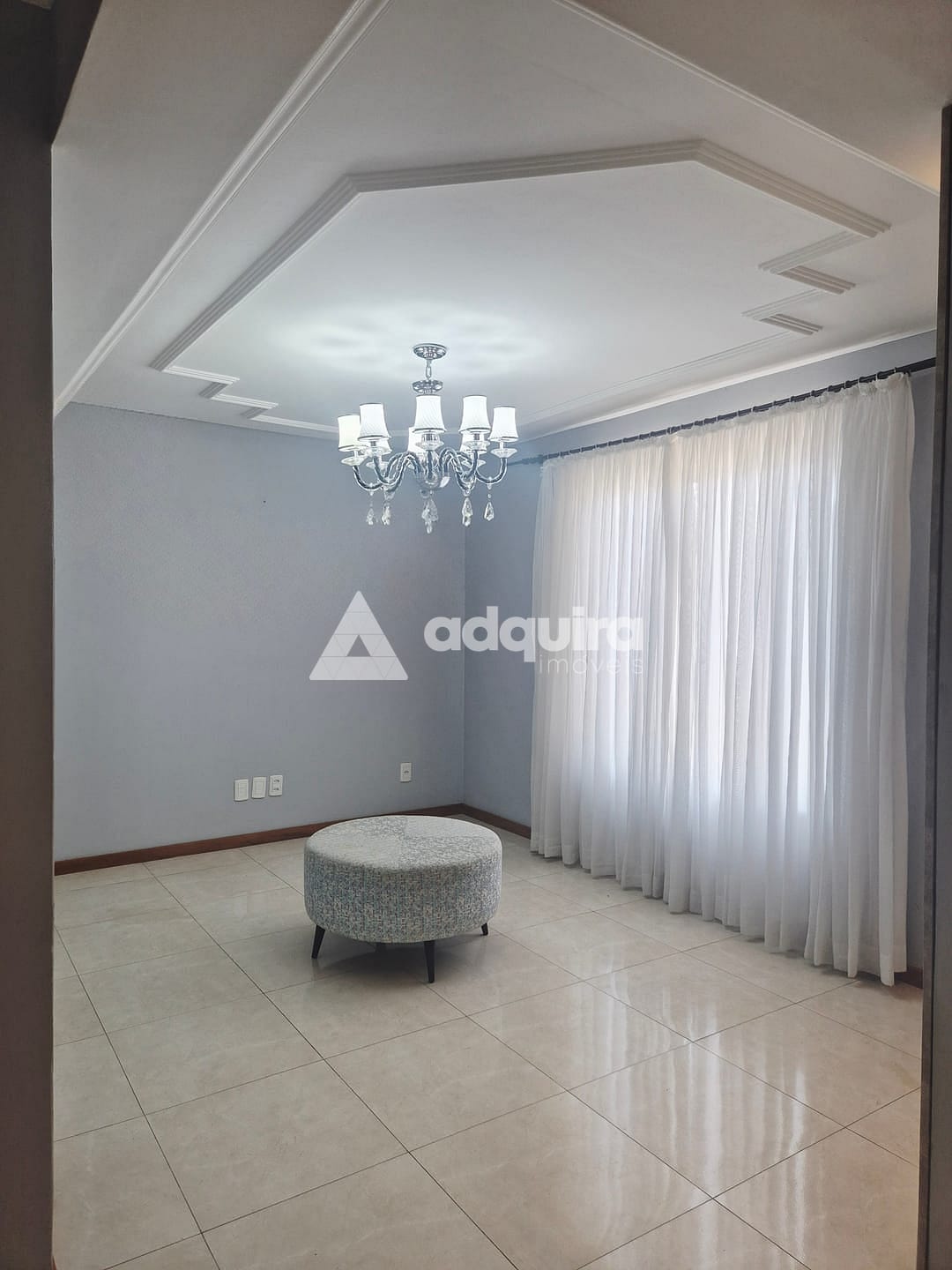Casa à venda e aluguel com 5 quartos, 230m² - Foto 2