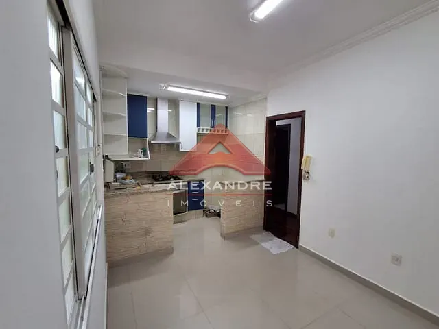 Casa com 250m² 5 quartos e 3 banheiros, à venda, no bairro Jardim Ismênia em São José dos Campos