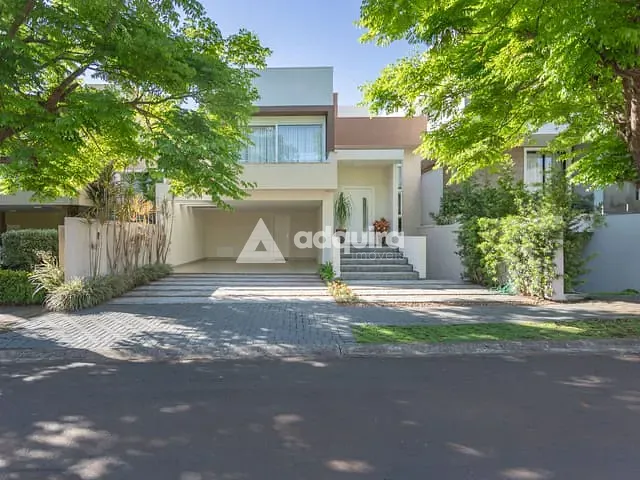 Casa com 300m² 3 quartos e 5 banheiros, à venda ou para alugar, no bairro Colônia Dona Luíza em Ponta Grossa