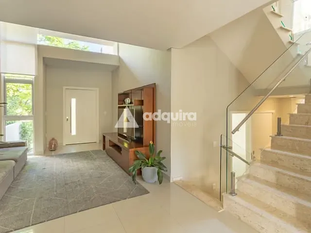 Casa com 300m² 3 quartos e 5 banheiros, à venda ou para alugar, no bairro Colônia Dona Luíza em Ponta Grossa