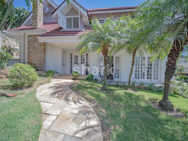 Casa com 586m² 4 quartos e 6 banheiros, à venda, no bairro Alphaville em Santana de Parnaíba