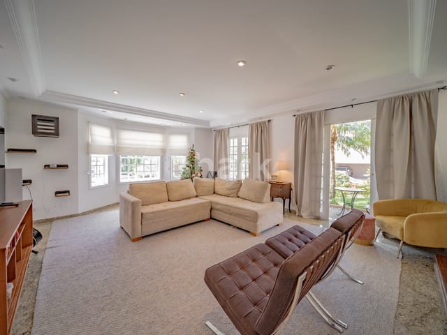 Casa com 586m² 4 quartos e 6 banheiros, à venda, no bairro Alphaville em Santana de Parnaíba