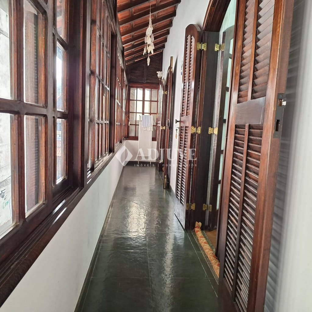 Casa à venda com 5 quartos, 140m² - Foto 18