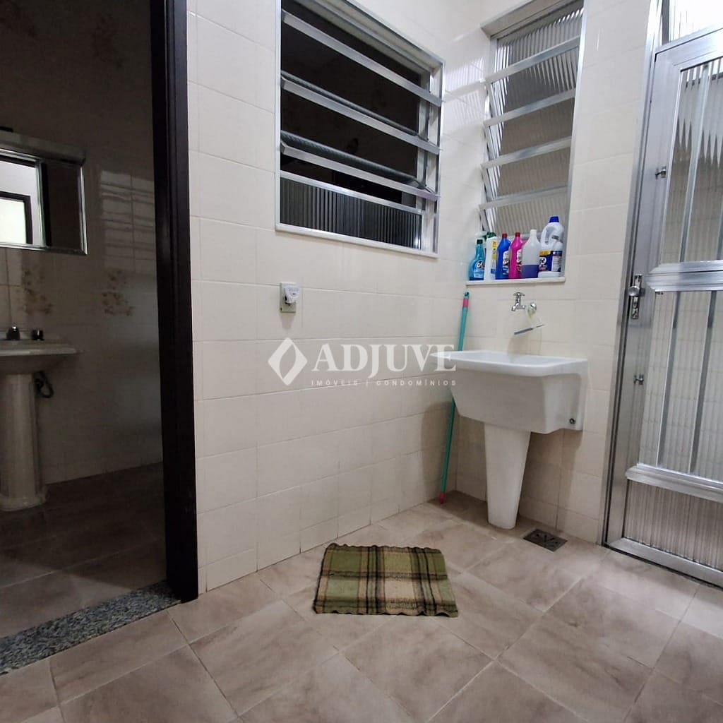 Casa à venda com 5 quartos, 140m² - Foto 16