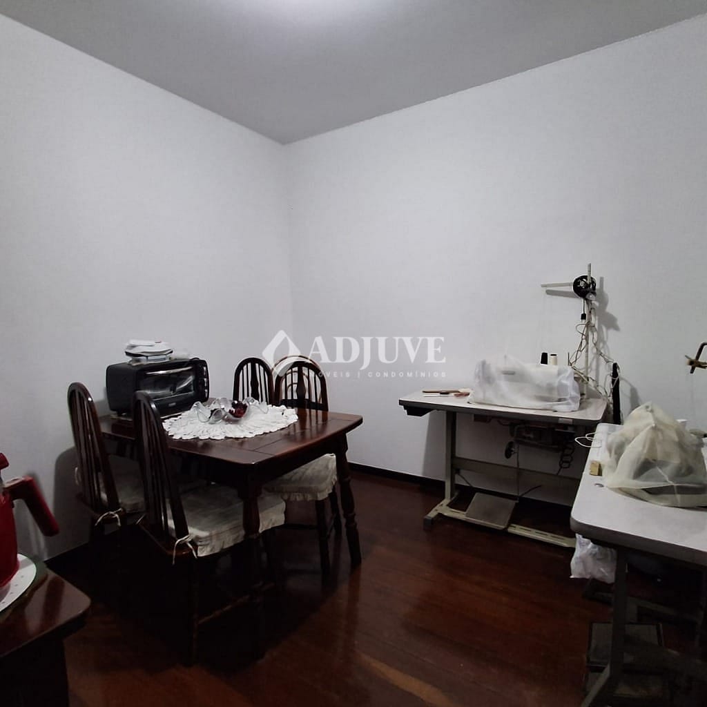Casa à venda com 5 quartos, 140m² - Foto 23