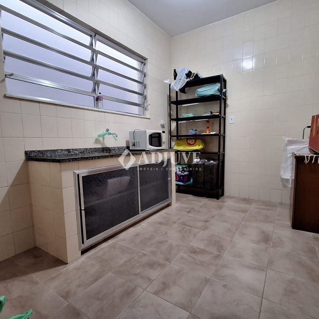 Casa à venda com 5 quartos, 140m² - Foto 9