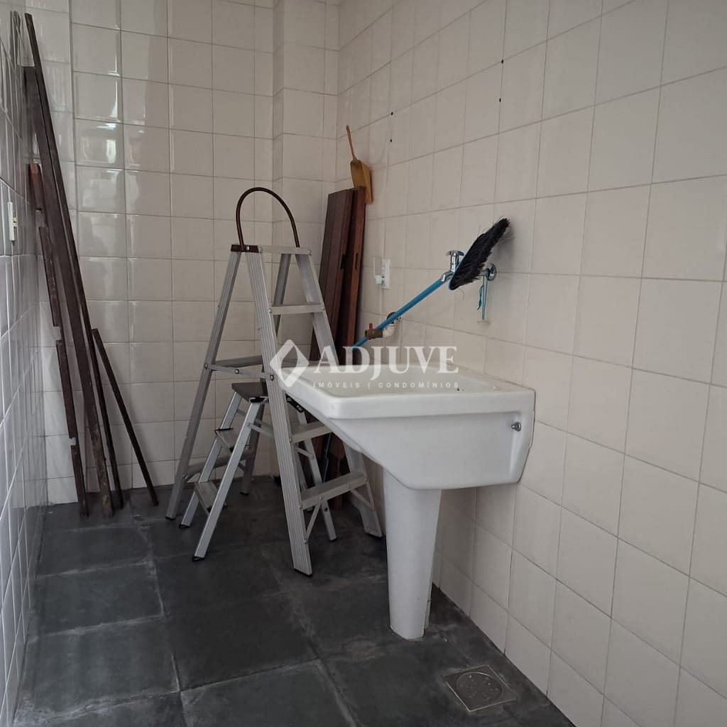 Casa à venda com 5 quartos, 140m² - Foto 14
