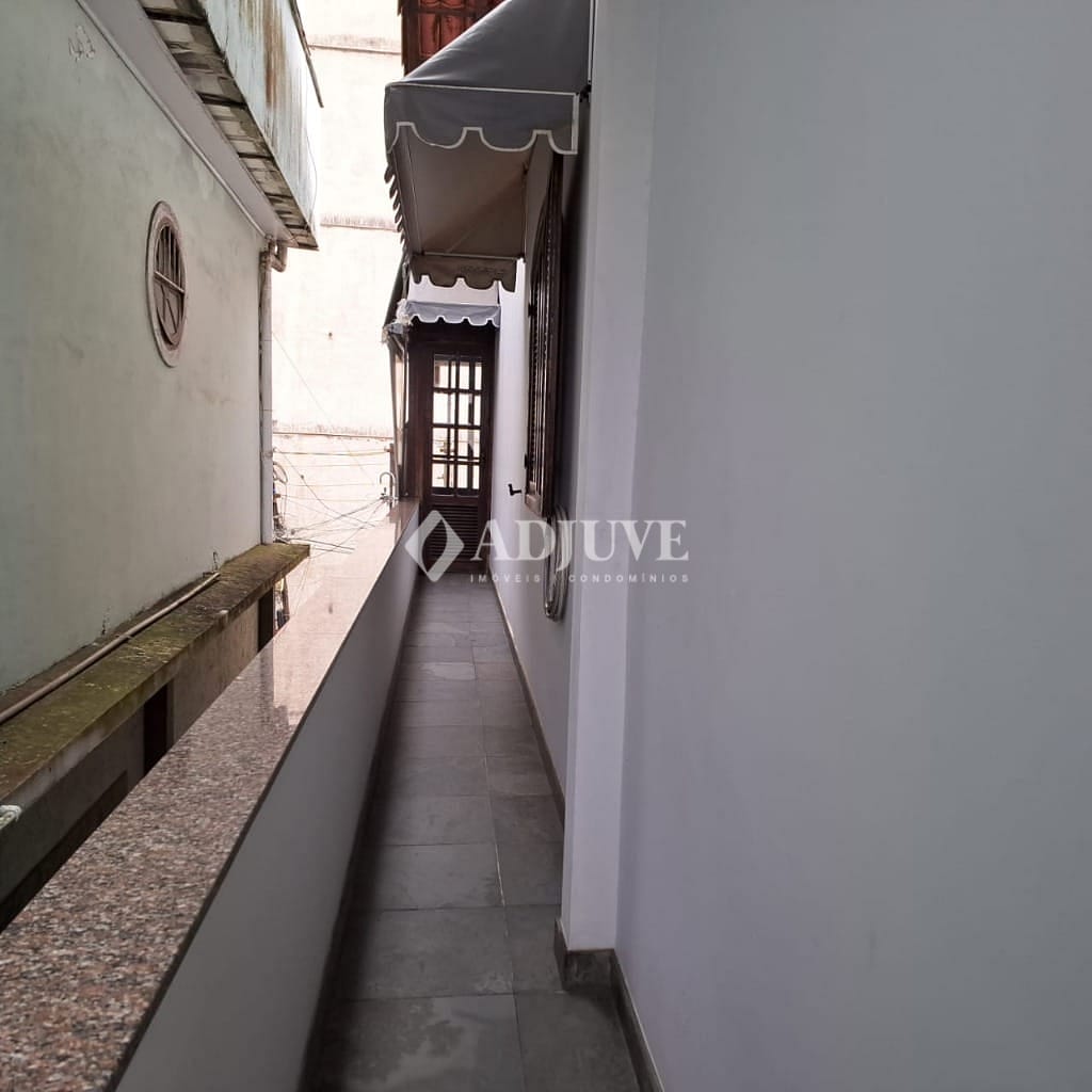 Casa à venda com 5 quartos, 140m² - Foto 17