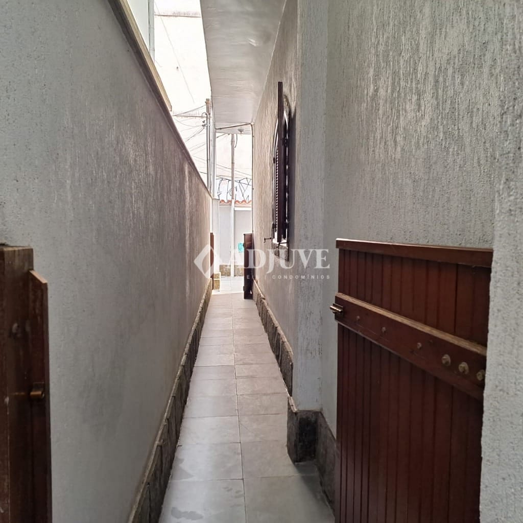 Casa à venda com 5 quartos, 140m² - Foto 15