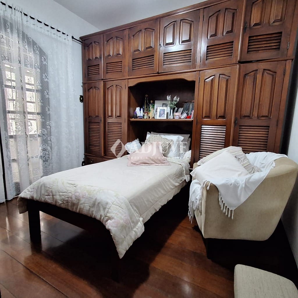 Casa à venda com 5 quartos, 140m² - Foto 21