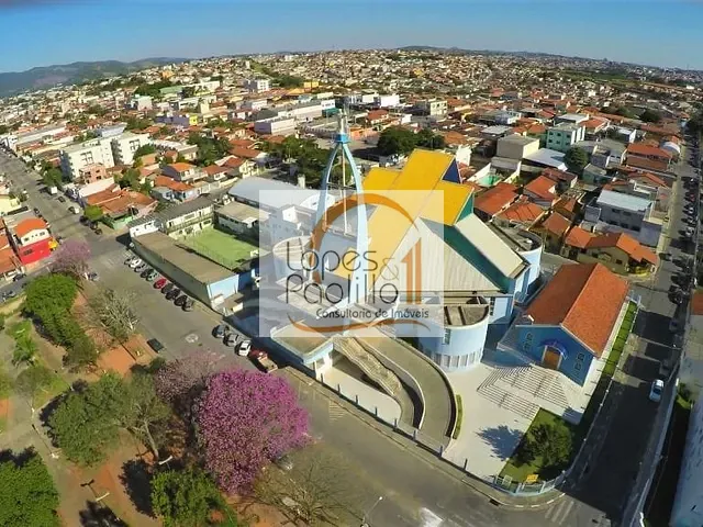 Casa com 233m² 2 quartos e 1 banheiro, à venda, no bairro Jardim Alvinópolis em Atibaia