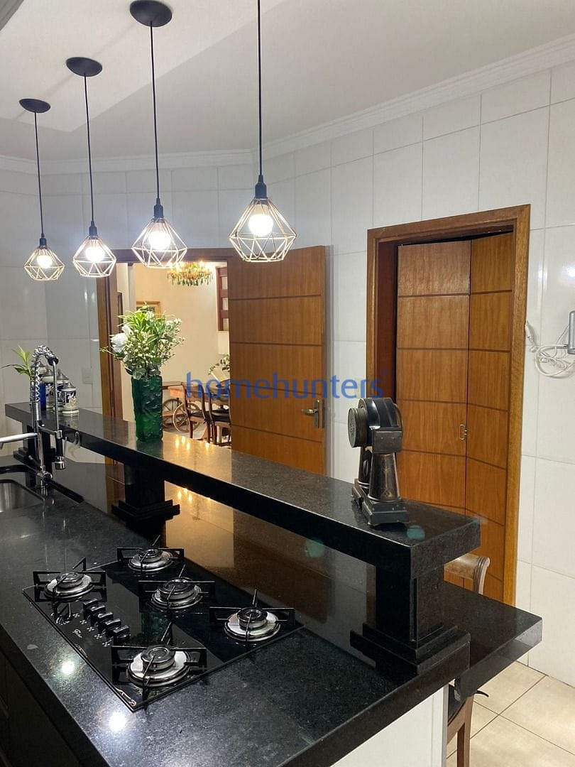 Casa à venda com 3 quartos, 236m² - Foto 9