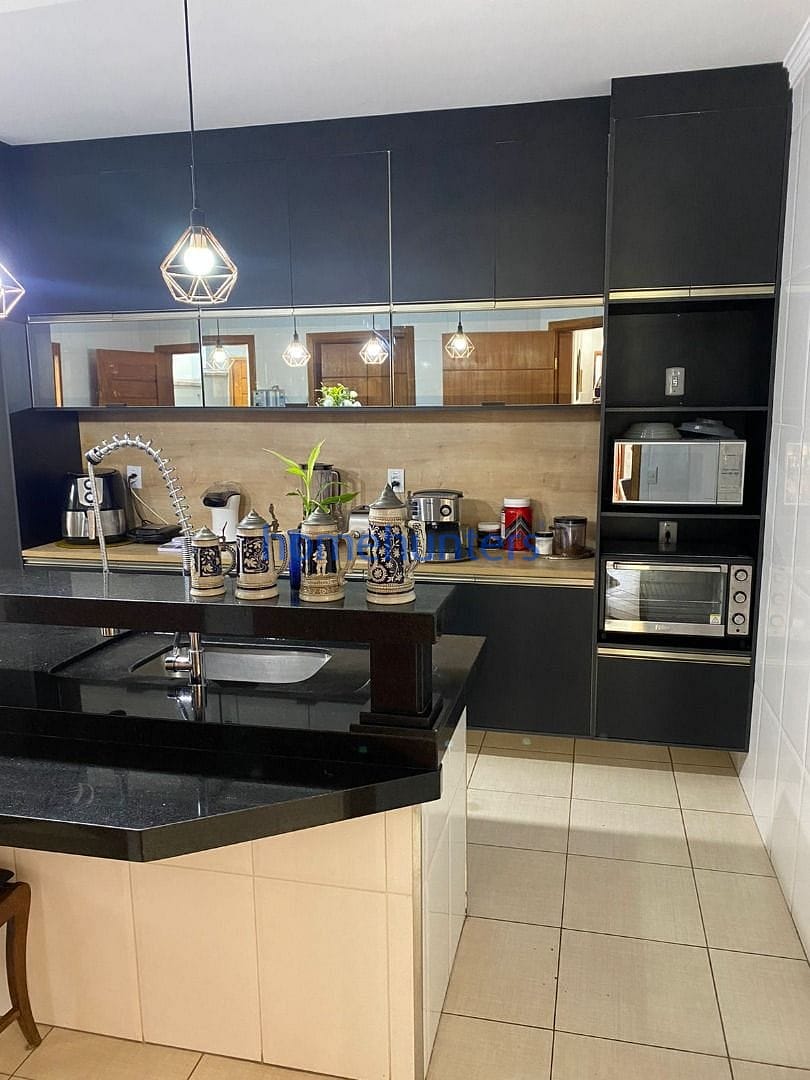 Casa à venda com 3 quartos, 236m² - Foto 8