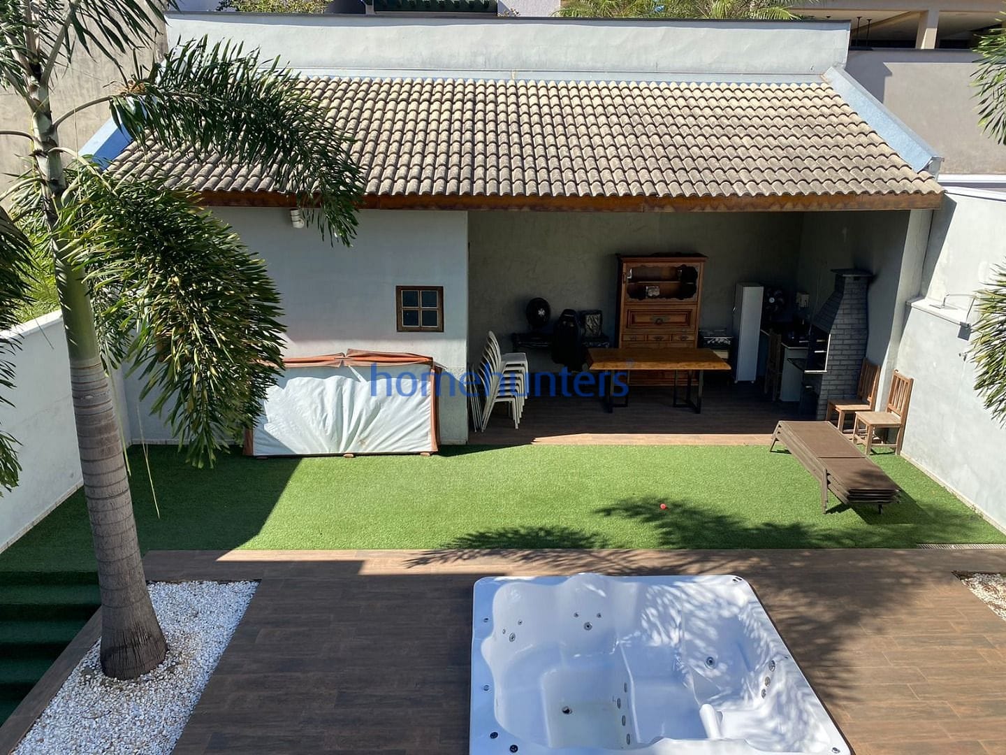Casa à venda com 3 quartos, 236m² - Foto 1