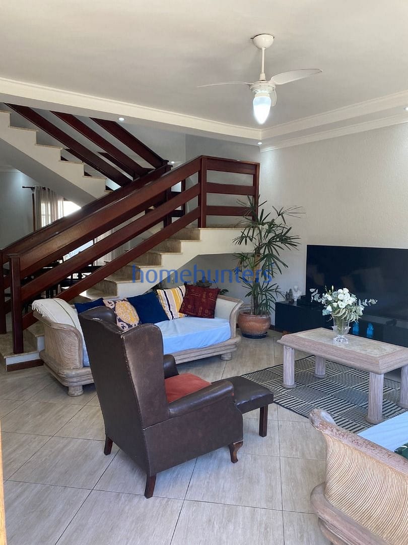 Casa à venda com 3 quartos, 236m² - Foto 4