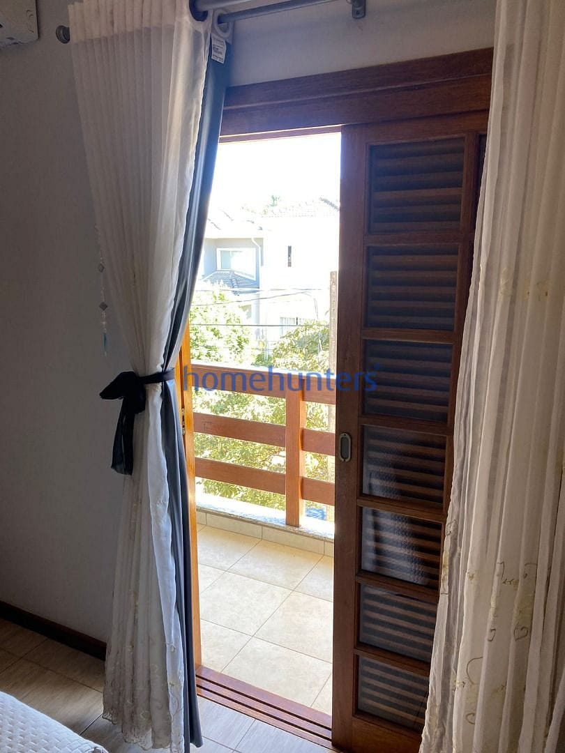 Casa à venda com 3 quartos, 236m² - Foto 12