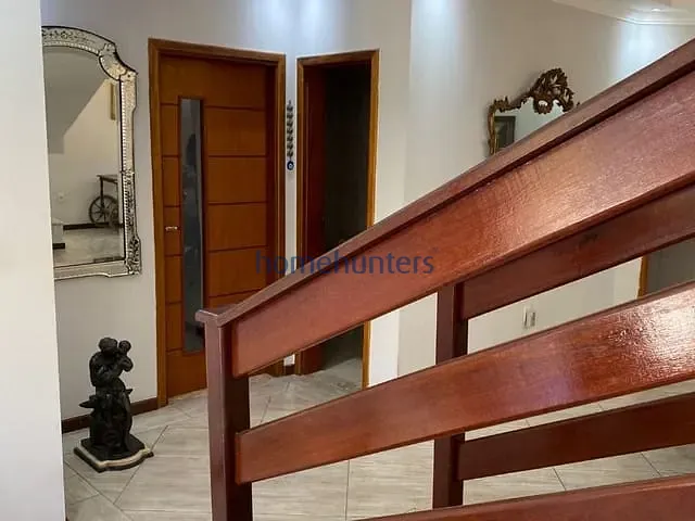 Casa com 300m² 3 quartos e 5 banheiros, à venda, no bairro Roncáglia em Valinhos