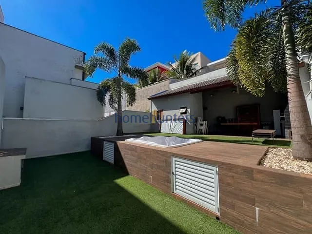 Casa com 300m² 3 quartos e 5 banheiros, à venda, no bairro Roncáglia em Valinhos