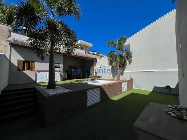 Casa com 300m² 3 quartos e 5 banheiros, à venda, no bairro Roncáglia em Valinhos