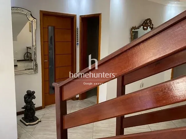Casa com 300m² 3 quartos e 5 banheiros, à venda, no bairro Roncáglia em Valinhos