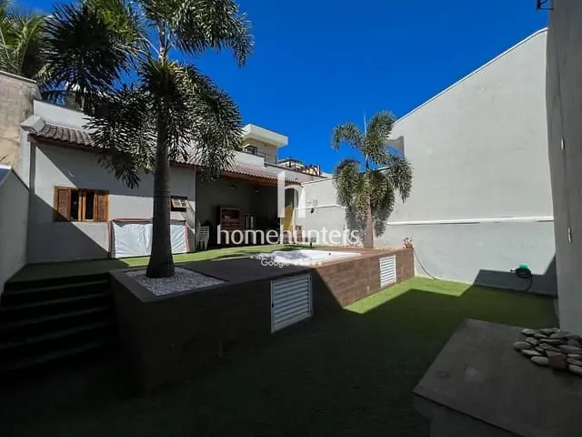 Casa com 300m² 3 quartos e 5 banheiros, à venda, no bairro Roncáglia em Valinhos