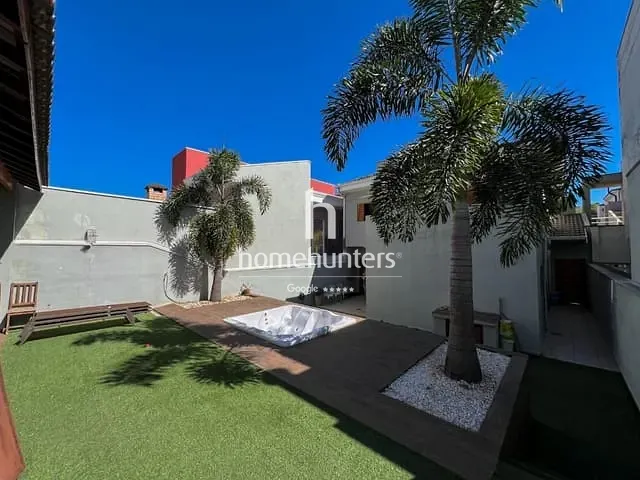 Casa com 300m² 3 quartos e 5 banheiros, à venda, no bairro Roncáglia em Valinhos