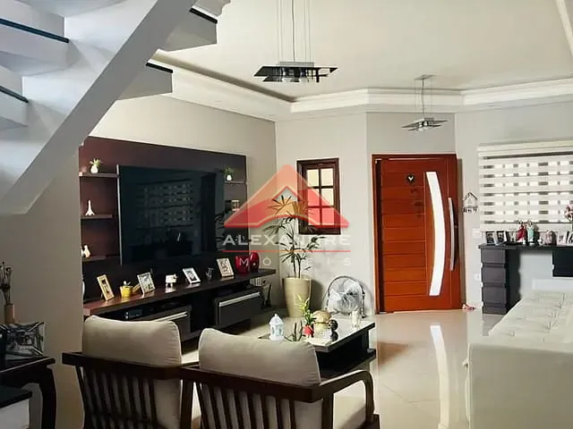 Casa com 150m² 3 quartos e 4 banheiros, à venda, no bairro Vila Industrial em São José dos Campos
