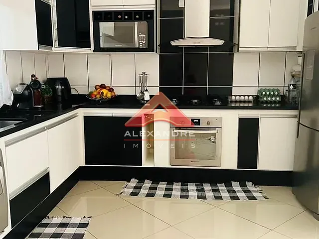 Casa com 150m² 3 quartos e 4 banheiros, à venda, no bairro Vila Industrial em São José dos Campos