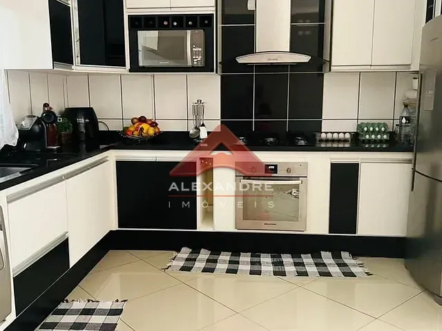 Casa com 150m² 3 quartos e 4 banheiros, à venda, no bairro Vila Industrial em São José dos Campos