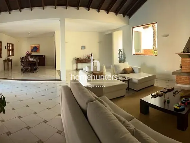 Casa com 7000m² 6 quartos e 7 banheiros, à venda, no bairro Fazenda Castelo em Boituva