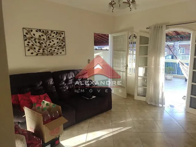 Casa com 250m² 4 quartos e 2 banheiros, à venda, no bairro Bosque dos Eucaliptos em São José dos Campos