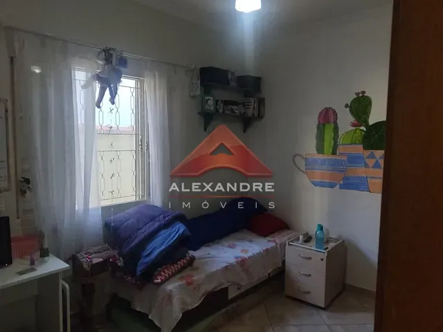 Casa com 250m² 4 quartos e 2 banheiros, à venda, no bairro Bosque dos Eucaliptos em São José dos Campos