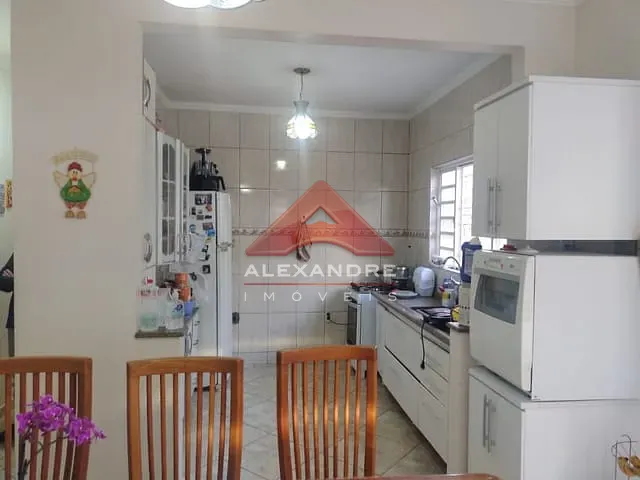 Casa com 250m² 4 quartos e 2 banheiros, à venda, no bairro Bosque dos Eucaliptos em São José dos Campos