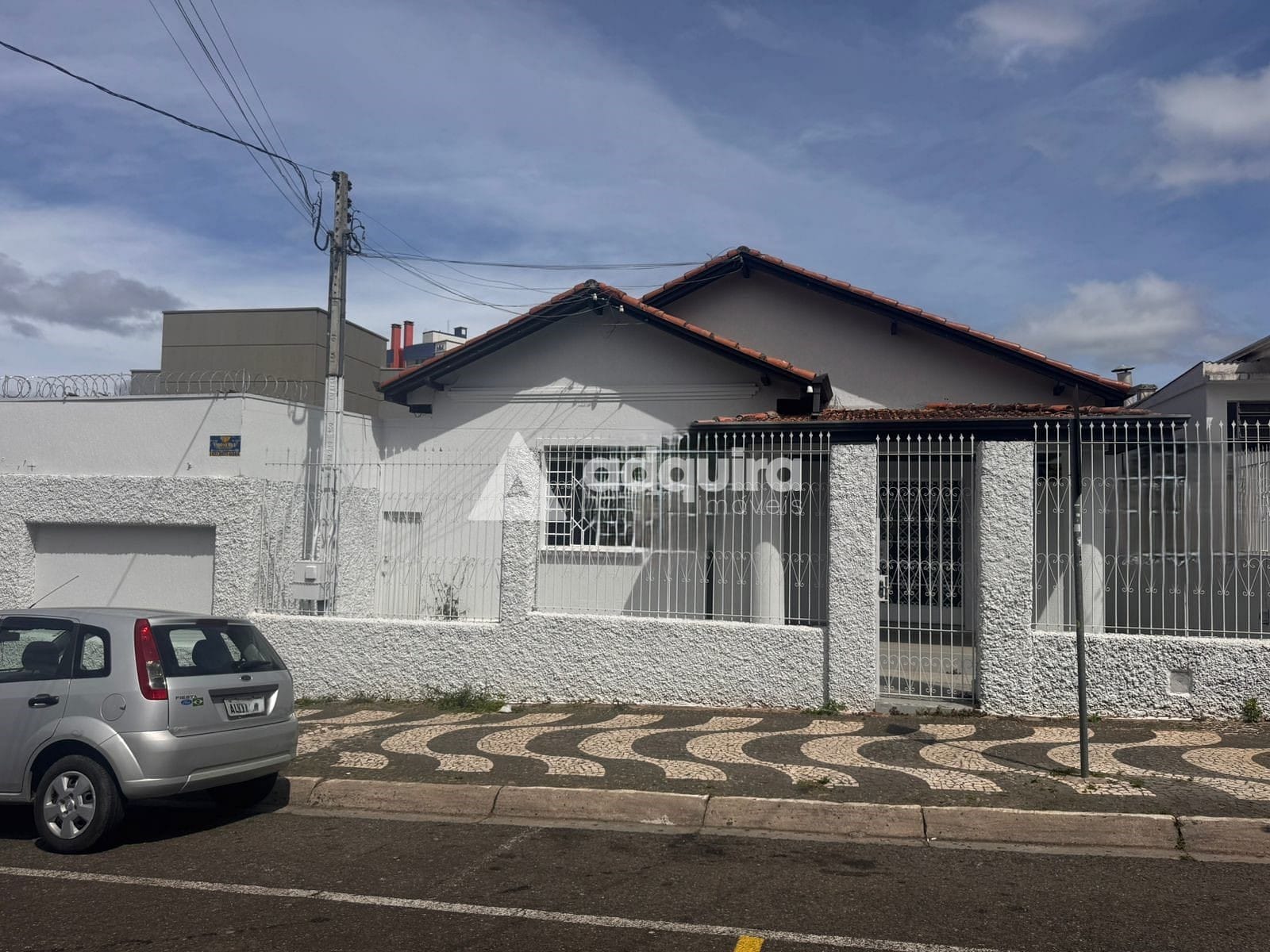 Casa à venda e aluguel com 1 quarto, 160m² - Foto 1