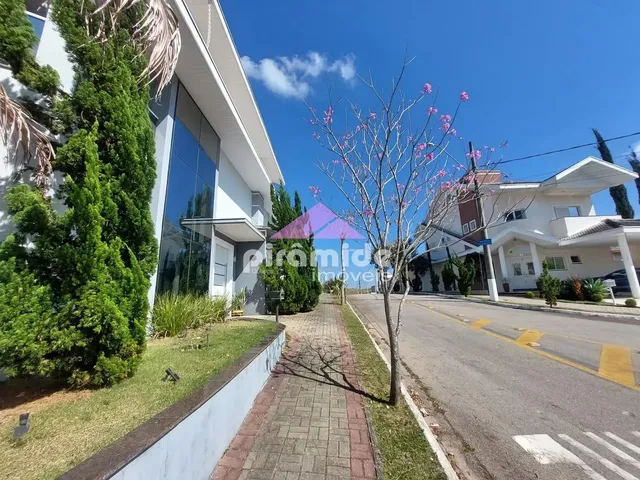 Casa com 290m² 4 quartos e 4 banheiros, à venda, no bairro Condomínio Residencial Mantiqueira em São José Dos Campos