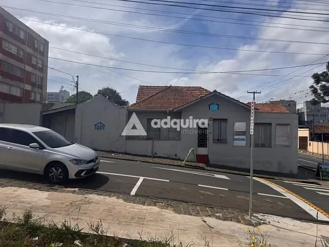 Casa à venda, no bairro Centro em Ponta Grossa