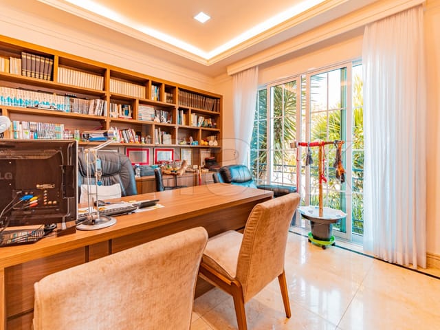 Casa com 950m² 5 quartos e 9 banheiros, à venda, no bairro Alphaville em Santana de Parnaíba
