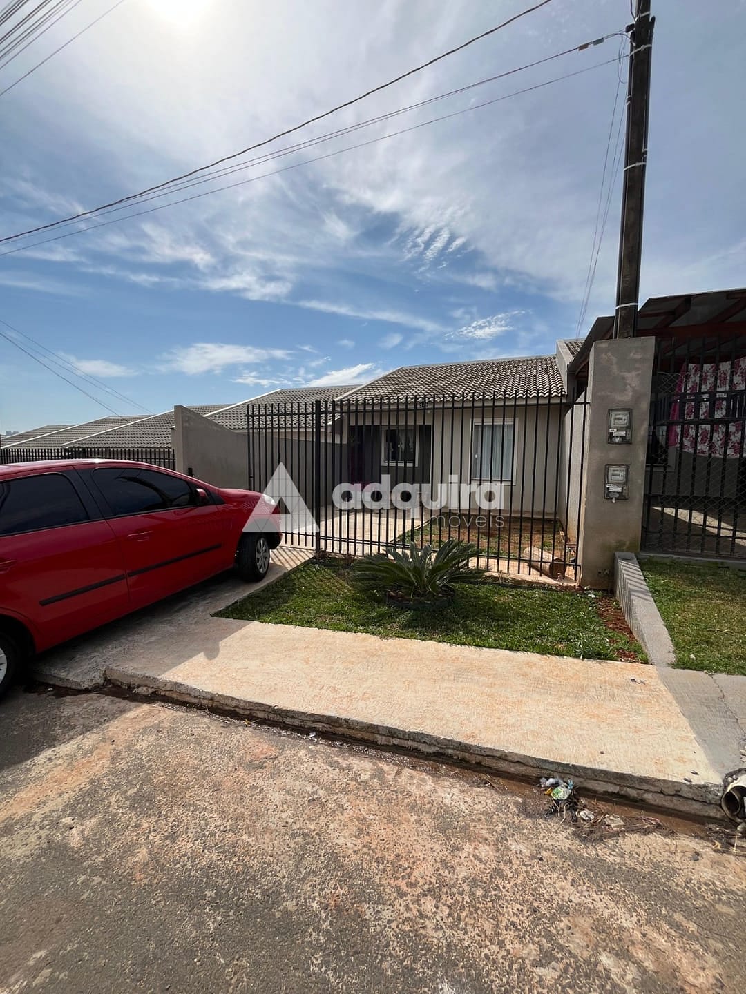 Casa à venda com 3 quartos, 10m² - Foto 1