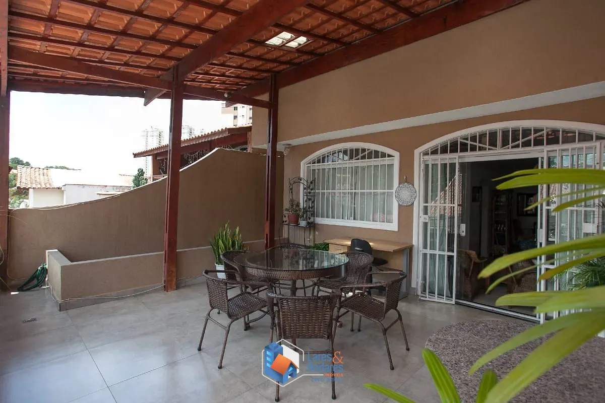 Casa, 3 quartos, 191 m² - Foto 1