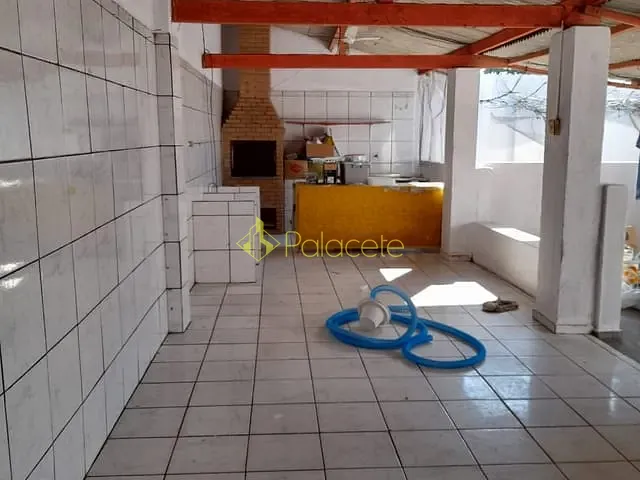 Casa com 370m² 3 quartos e 2 banheiros, à venda, no bairro Centro em Pindamonhangaba