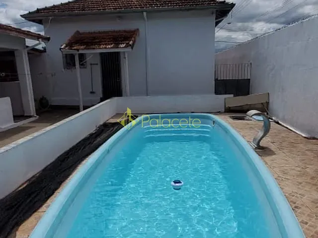 Casa com 370m² 3 quartos e 2 banheiros, à venda, no bairro Centro em Pindamonhangaba