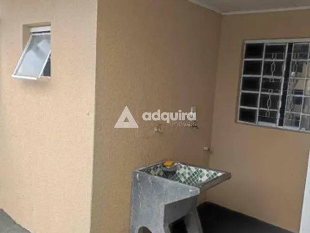 Casa 4 quartos e 2 banheiros, à venda, no bairro Colônia Dona Luíza em Ponta Grossa