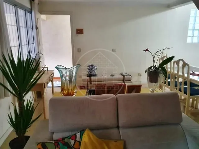 Casa com 200m² 2 quartos e 3 banheiros, à venda, no bairro Jardim Colonial em São Paulo