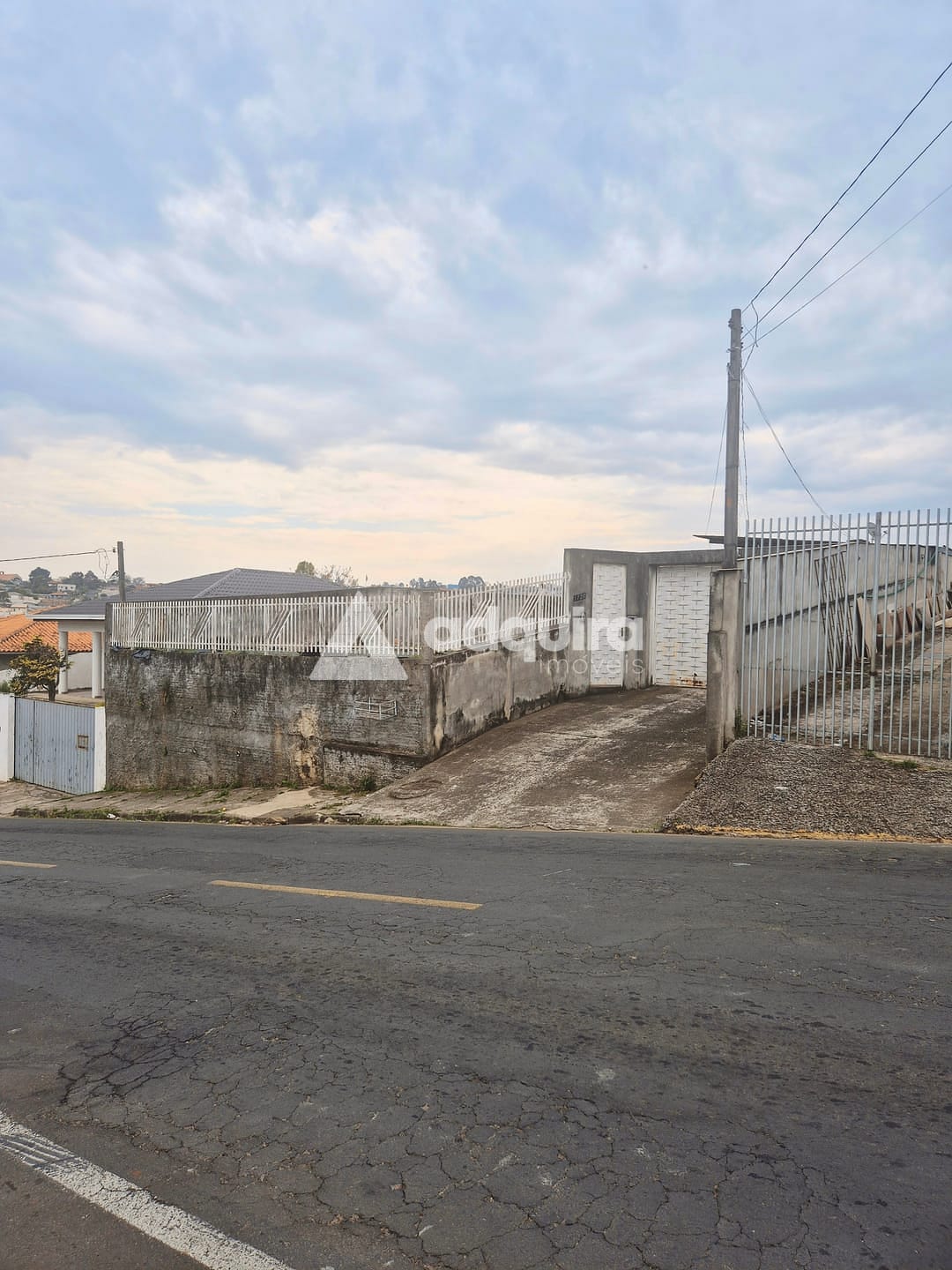 Casa à venda com 1 quarto, 190m² - Foto 2