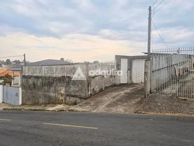 Casa com 495m², à venda, no bairro Nova Rússia em Ponta Grossa