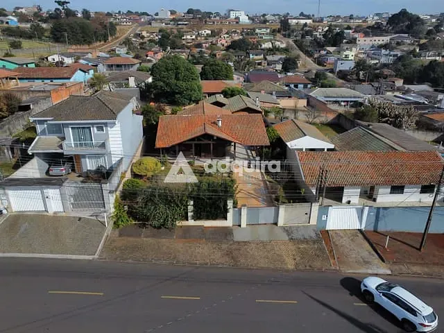 Casa com 712m² 3 quartos e 3 banheiros, à venda, no bairro Oficinas em Ponta Grossa