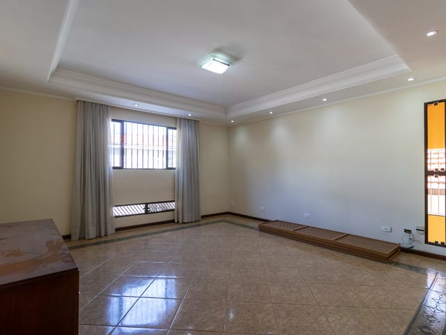 Foto do Casa - Casa para venda e locação em Mirandópolis com 3 quartos, sendo 1 suíte , 330m² | Lares e Andares Imóveis
