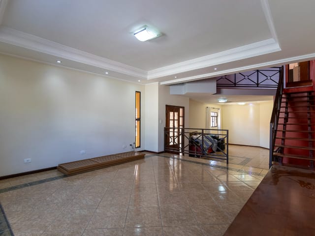 Foto do Casa - Casa para venda e locação em Mirandópolis com 3 quartos, sendo 1 suíte , 330m² | Lares e Andares Imóveis